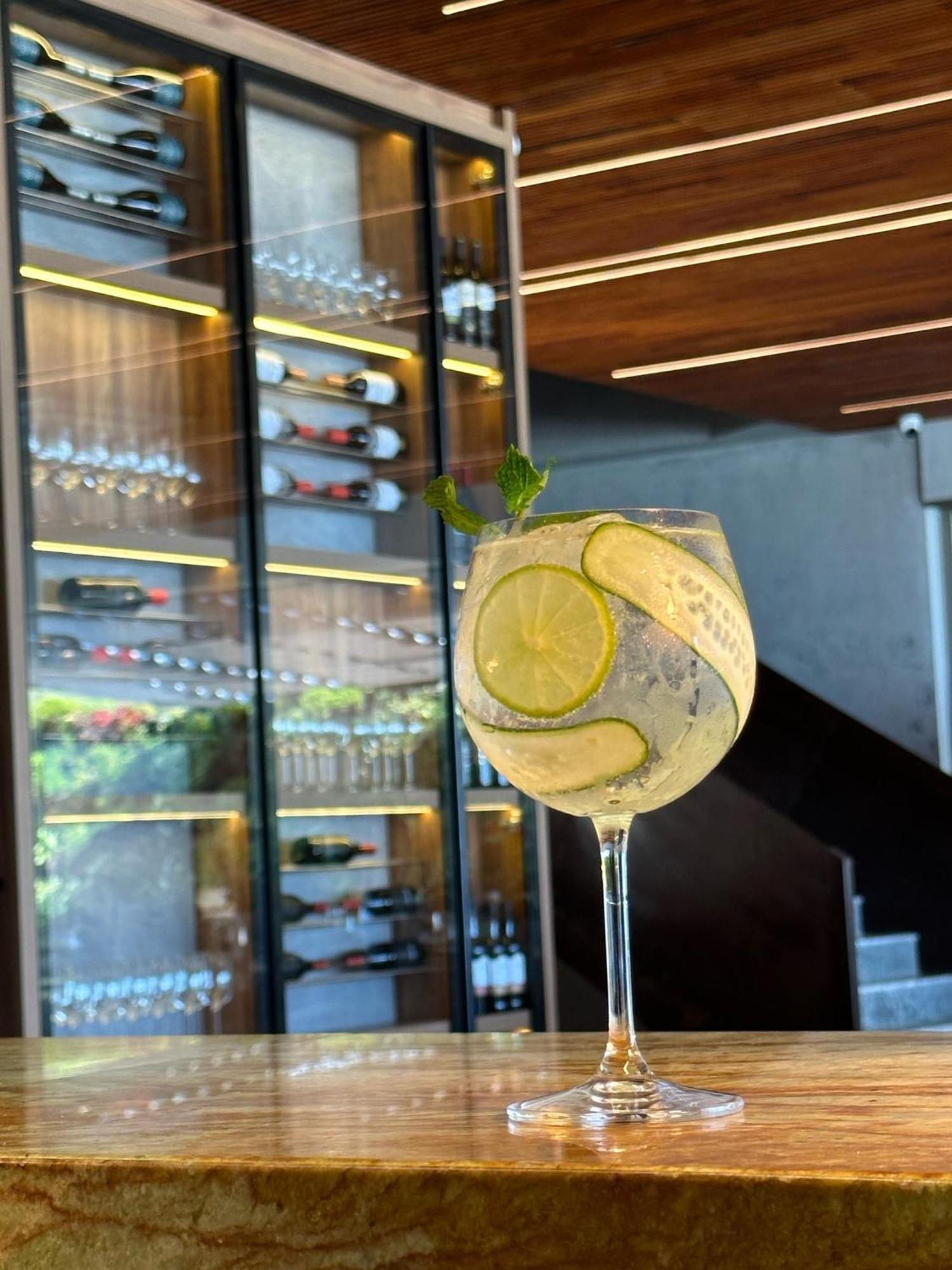 Duke Beach Hotel 马利西亚斯 外观 照片
